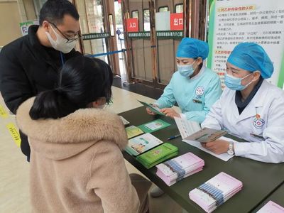 第九九〇醫(yī)院舉辦全國(guó)肝病日健康咨詢暨文化藝術(shù)交流活動(dòng)